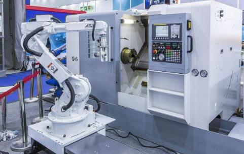 我国数控机床行业发展中的困境和前景分别是什么?